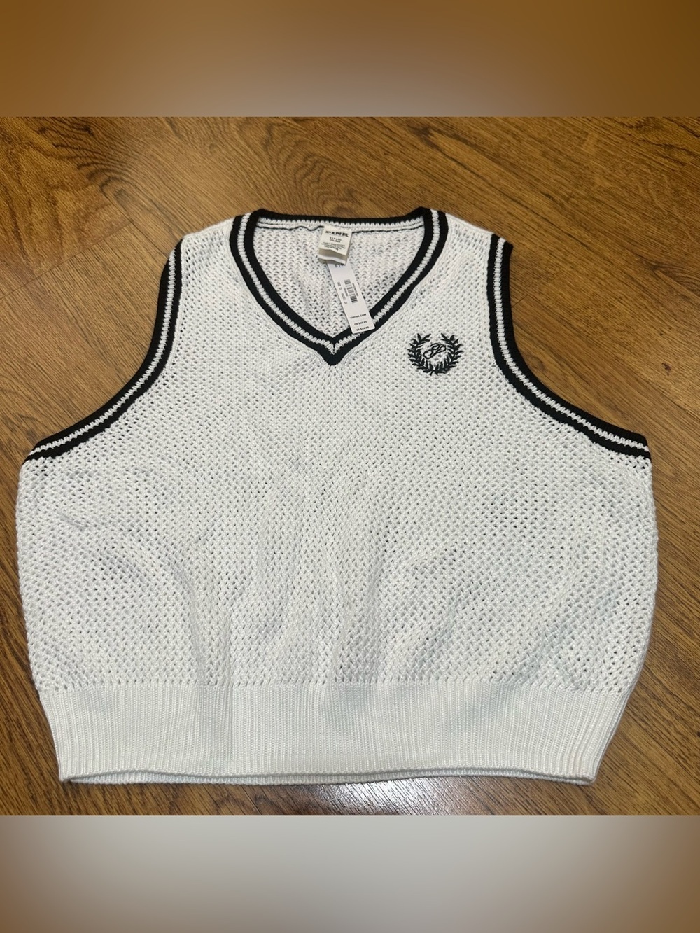 PINK Victoria's Secret White Knit V-Neck Vest with Black Trim small NWT